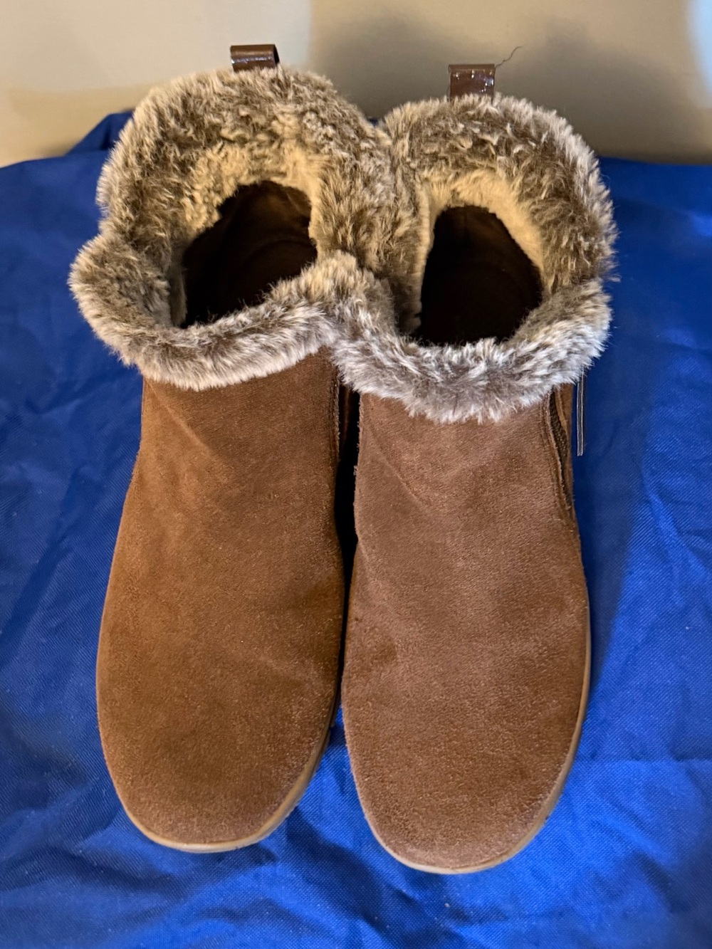 Sketcher Women's Brown 100% leather suede with Shearling fur Ankle Boots